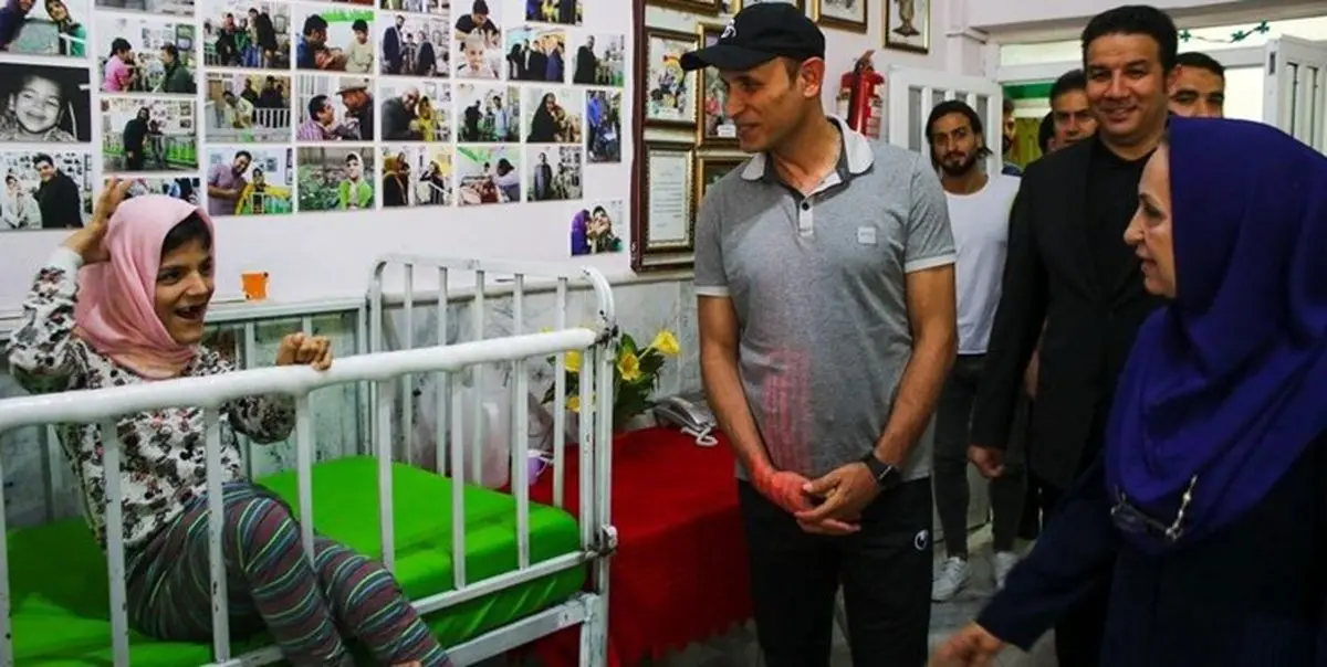 فوتبال گل محمدی با دختران کم توان ذهنی