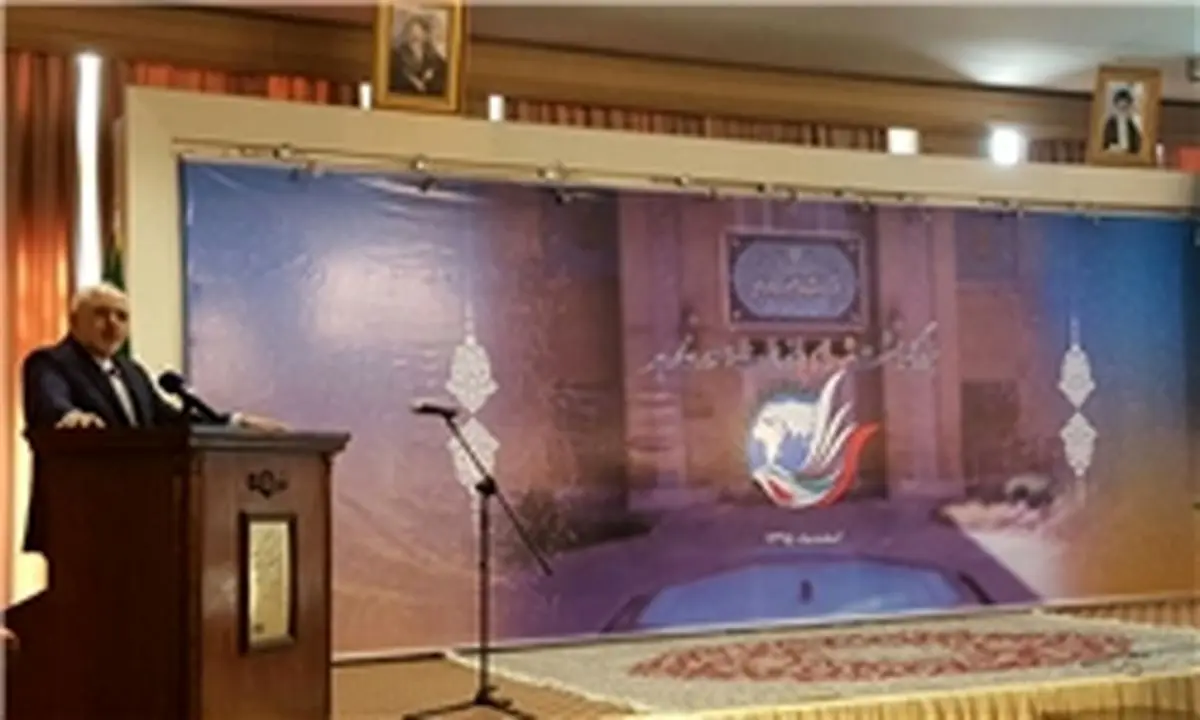ما میتوانیم در صحنه دیپلماسی هم مذاکره کنیم و هم مقاومت