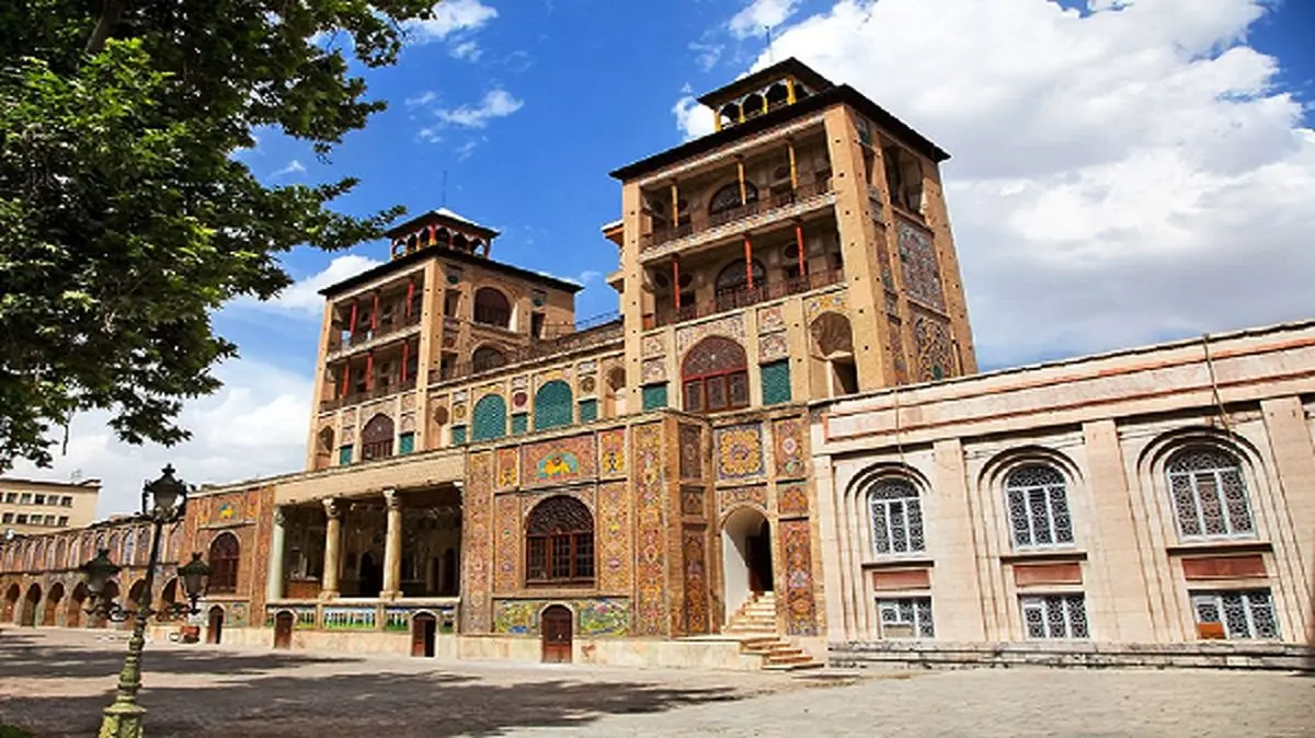 معماری دوران پهلوی، تجلی نگاه نظامی رضاخان است