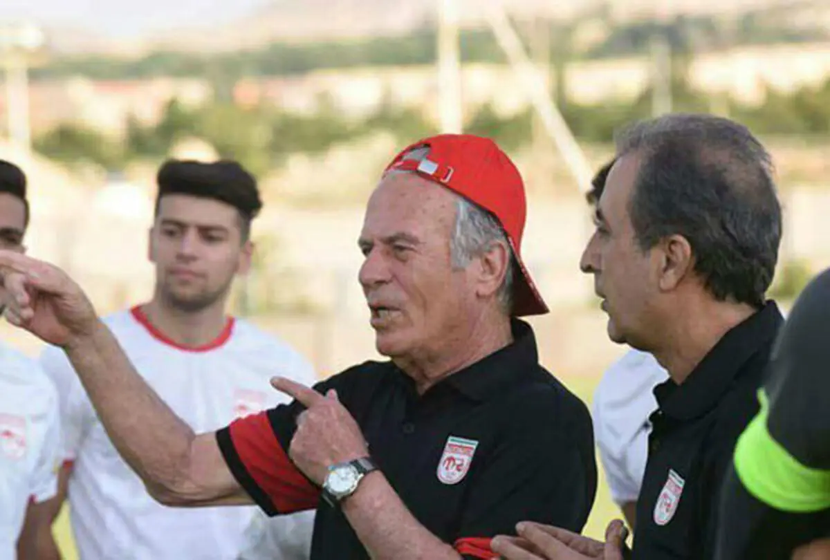 تذکر جدی سرمربی جدید به شاگردانش
