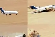 عکس/ سقوط هواپیمای مسافربری در بیابان