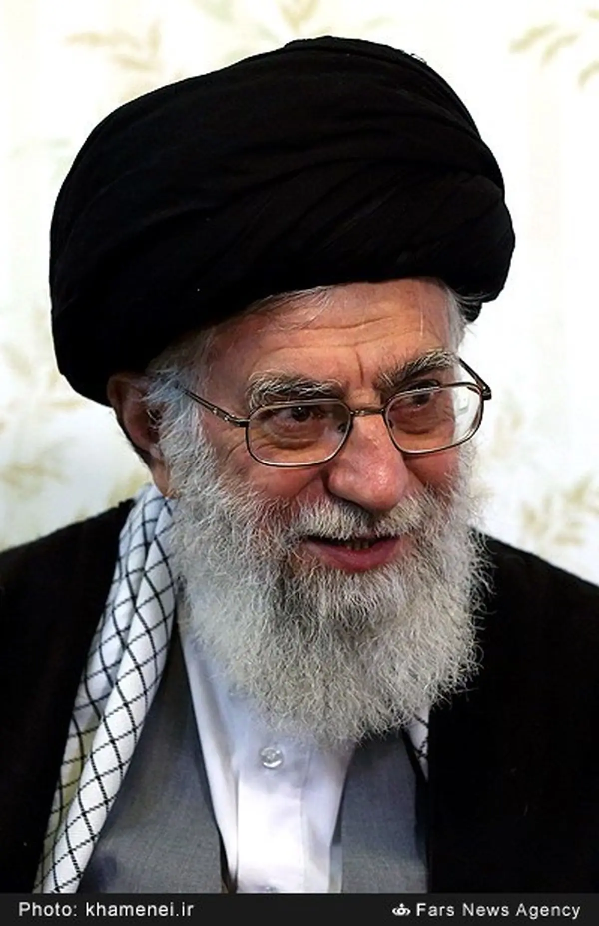 کوهپیمایی صبحگاهی رهبر انقلاب در ارتفاعات تهران+فیلم