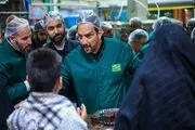پذیرایی قهرمانان کشتی در چایخانه امام رضا (ع)+ عکس