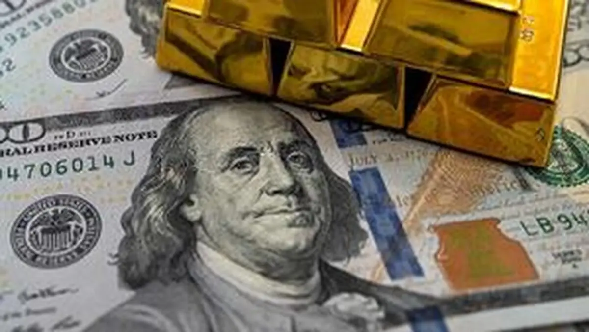 نفت سقوط کرد، طلا اوج گرفت
