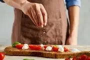 عواقب بسیار خطرناک حذف کامل نمک از غذا | چرا باید نمک بخوریم؟