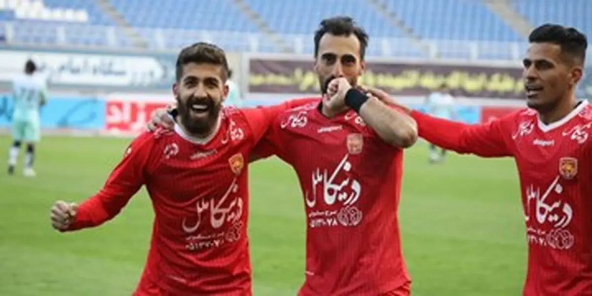 مشکل قاسمی نژاد برای حضور در استقلال مشخص شد