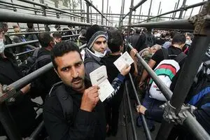 فرمانده انتظامی ایلام: زائران بدون ویزا به مرز مهران مراجعه نکنند