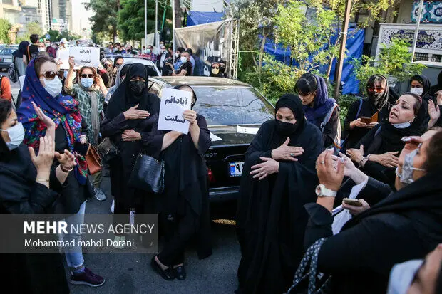 حضور چهره‌ها در مراسم یادبود جان‌باختگان متروپل/گزارش تصویری