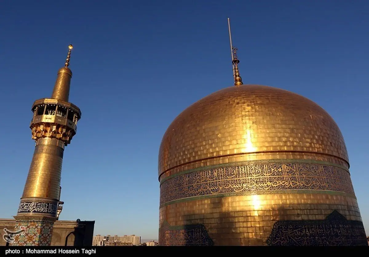 پرچم گنبد حرم امام رضا(ع) تعویض شد