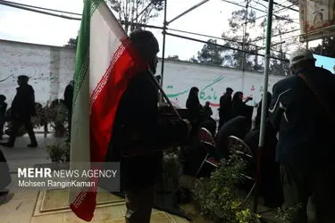 لحظات تحویل سال در گلزار شهدای تهران