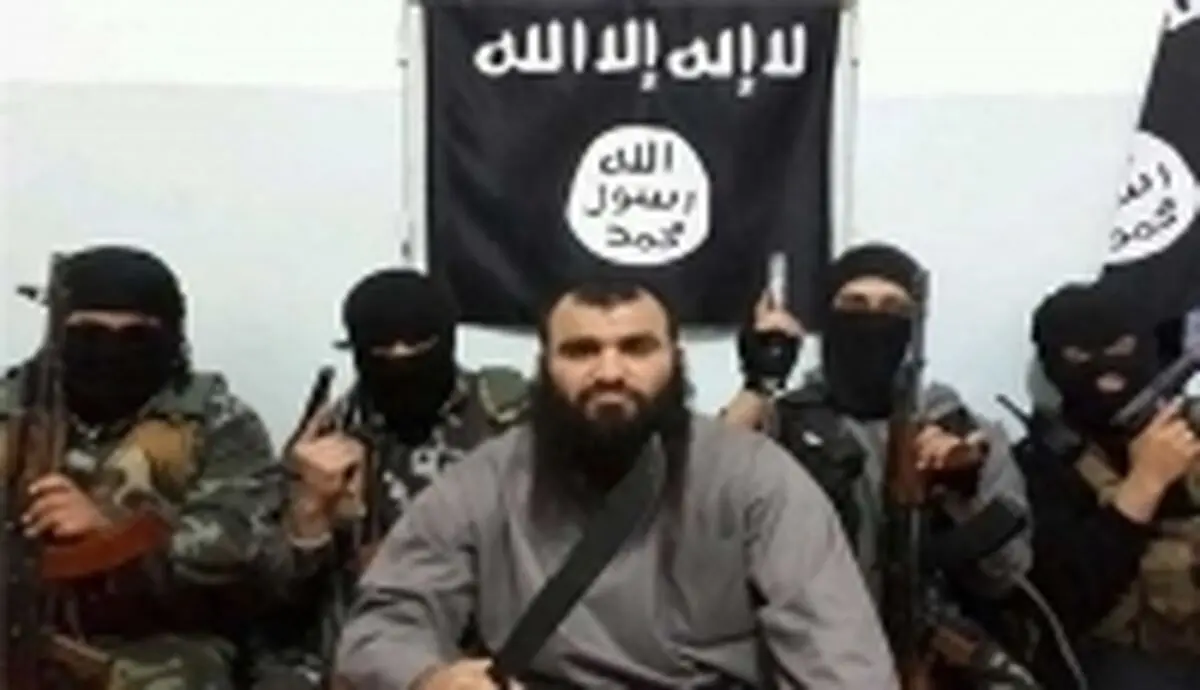 یک داعشی سر پدرش را جلوی خانواده اش برید! 