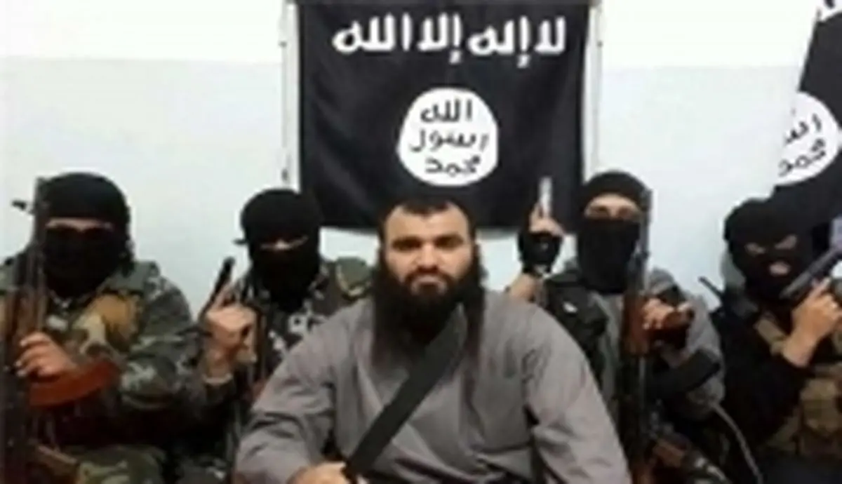 یک داعشی سر پدرش را جلوی خانواده اش برید!