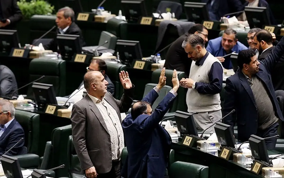 بودجه ۱۴۰۱ بدون کسری است