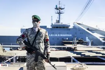فیلم هلی‌برن تکاوران نیروی دریایی ارتش برای توقف کشتی متخلف 