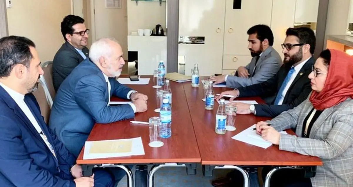 دیدار مشاور امنیت ملی افغانستان با ظریف