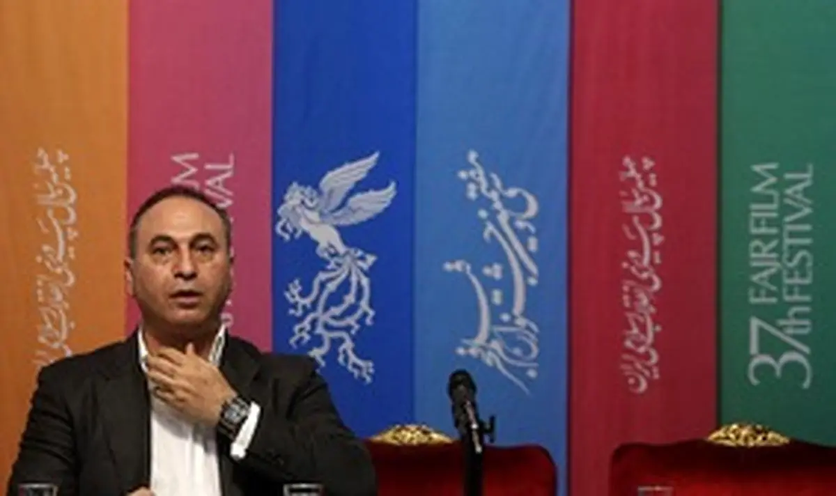 فرخ نژاد: فعلاً درباره مسائل سیاسی اظهار نظر نمیکنم