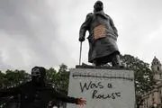 انگلیس از بیم تظاهرات‌ها ضدنژادپرستی مجسمه چرچیل را پوشاند

