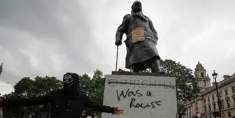 انگلیس از بیم تظاهرات‌ها ضدنژادپرستی مجسمه چرچیل را پوشاند


