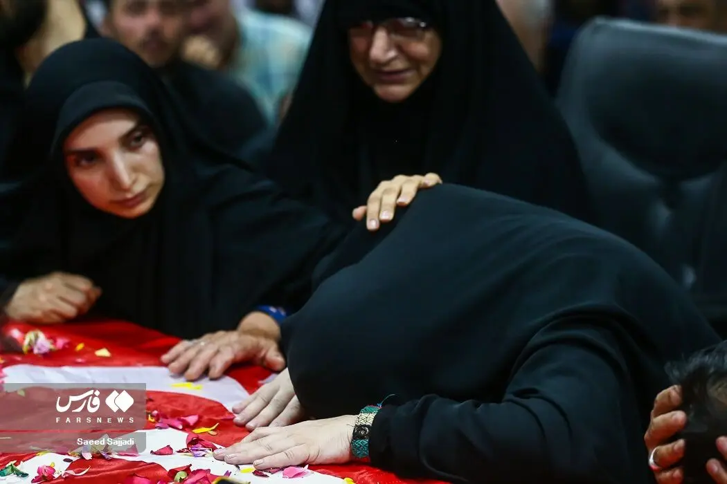 وداع با پیکر شهید مهدی اکبرپور روشن/گزارش تصویی