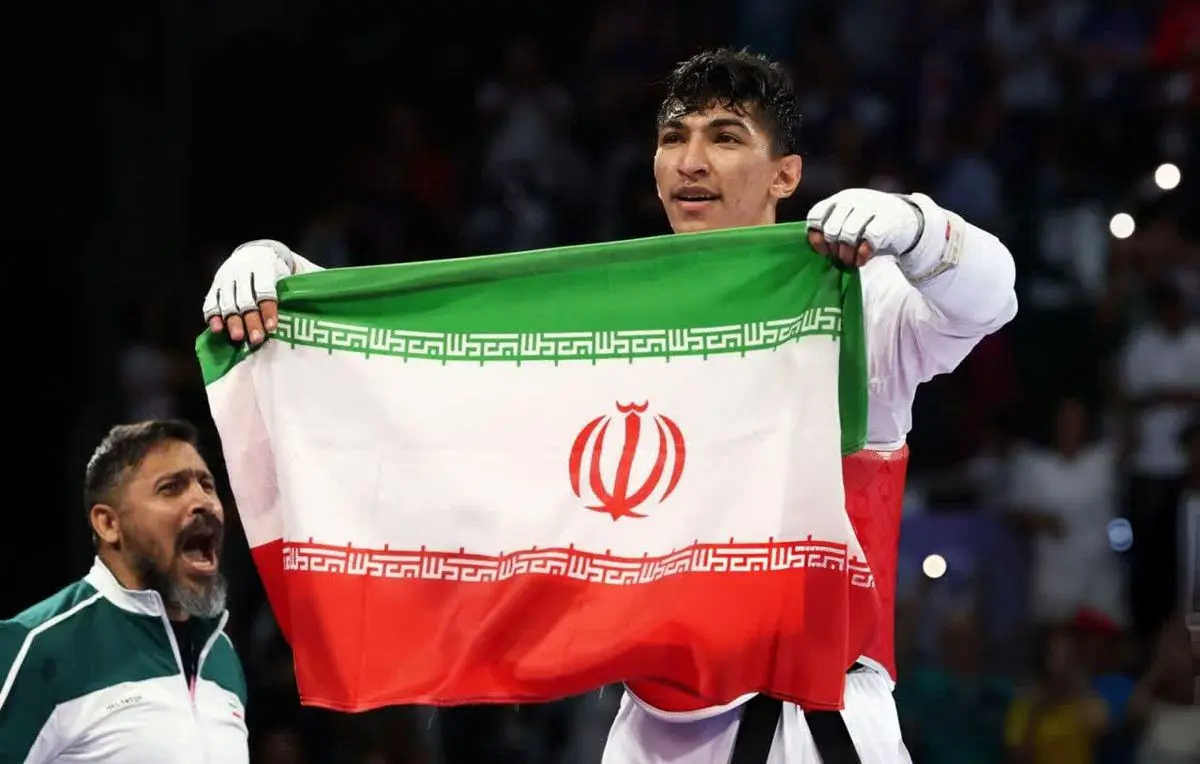 فیلم خوشحالی هادی ساعی، مبینا نعمتزاده و مهروز ساعی روی سکوها پس از برد آرین سلیمی در فینال