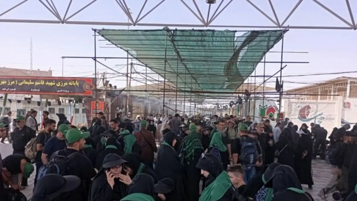
۲۱۷۰ اتوبوس و ون آماده خدمت‌رسانی به زائران اربعین/ جابجایی بیش از ۱۷۱ هزار زائر در مرز مهران؛ تاکنون
