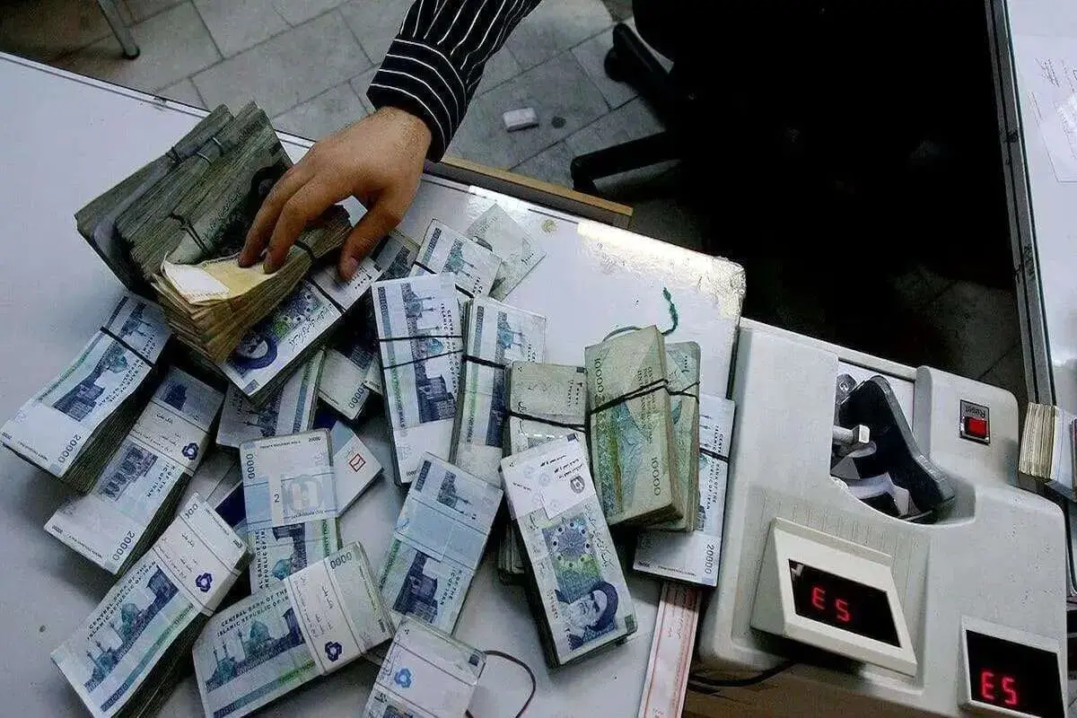 میانگین حقوق کارکنان وزارت نفت ۳ برابر آموزش و پرورشیها!