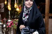 خجالتِ خانم مجری به دلیل ناتوانی دستهایش/ عکس