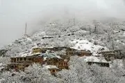 برف در گیلان غوغا می‌کند| قطع آب و برق در روستاهای آستارا