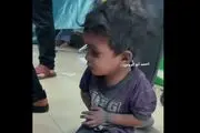 لرزه بر بدن کودک فلسطینی بعد از بمباران وحشیانه غزه توسط اسرائیل+فیلم