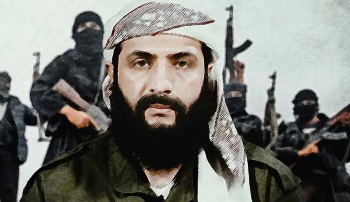  پایین کشیدن پرچم تحریرالشام توسط معترضان سوری