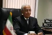 پروفسور سمیعی بر بالین آیت‌الله مهدوی