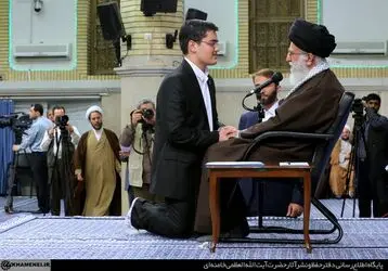 دیدار رهبری با دانش آموزان