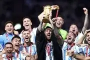 مراسم کامل اهدای مدال بازیکنان فرانسه و کاپ قهرمان جام‌جهانی به آرژانتین+فیلم
