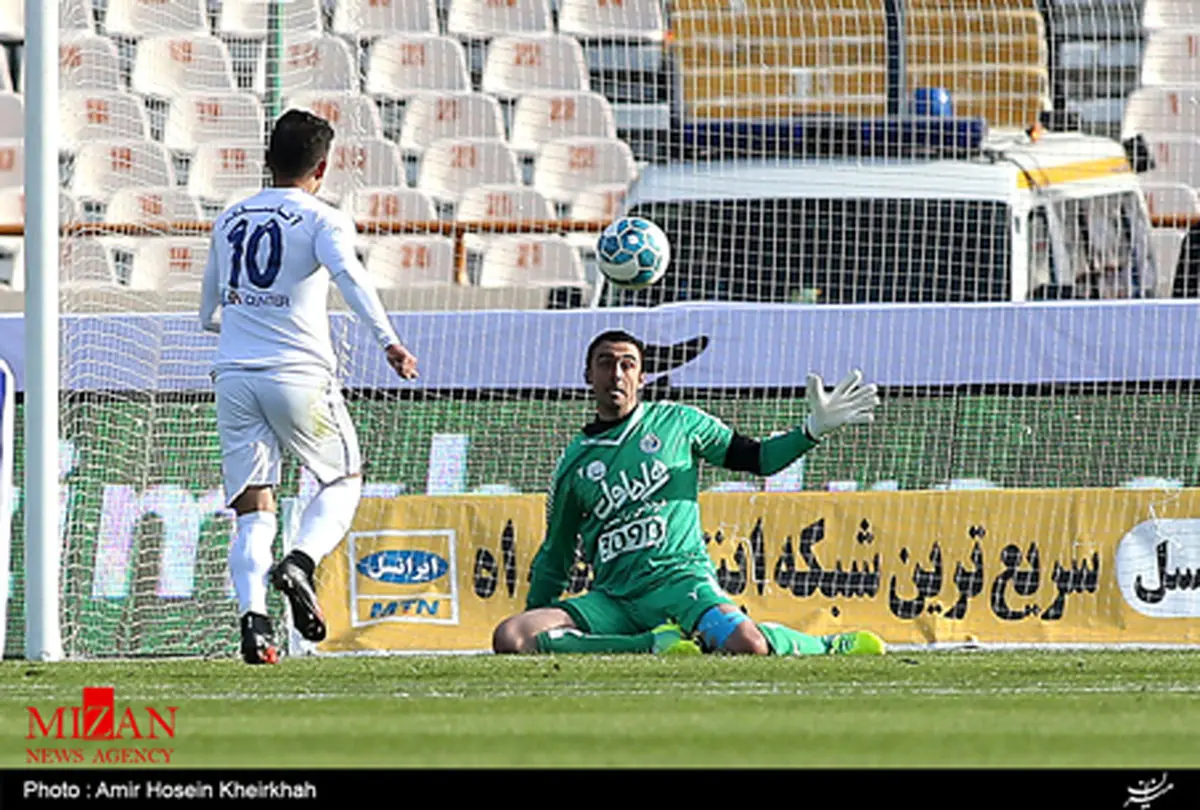 کُری شدید طرفداران استقلال و پرسپولیس