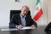 یک مشترک در سرمای زمستان آب استخر روباز خود را با برق گرم می‌کرد
