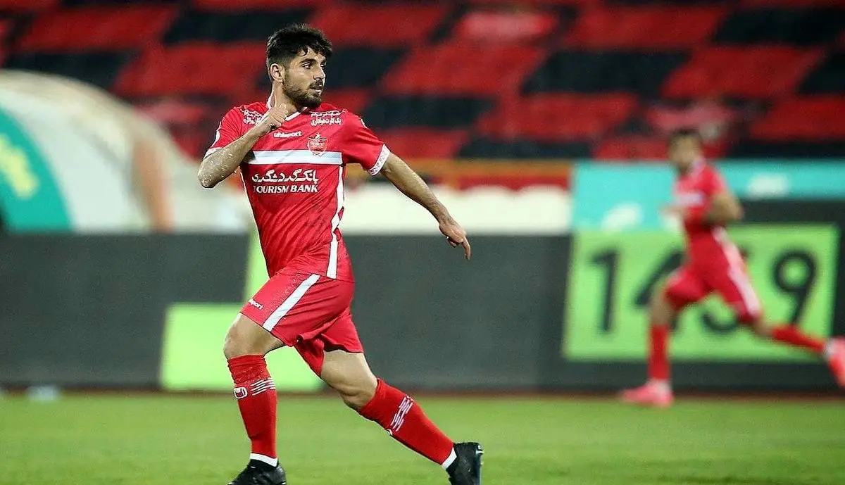وضعیت مبهم هافبک پرسپولیس برای دربی