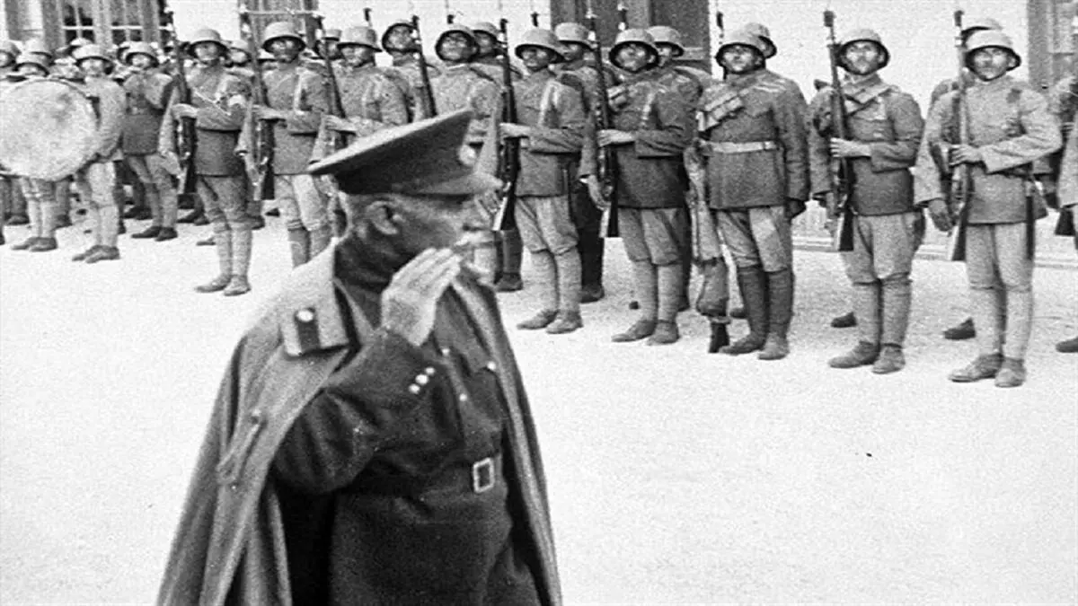 
این فرماندهان با لباس زنانه پا به فرار گذاشتند
