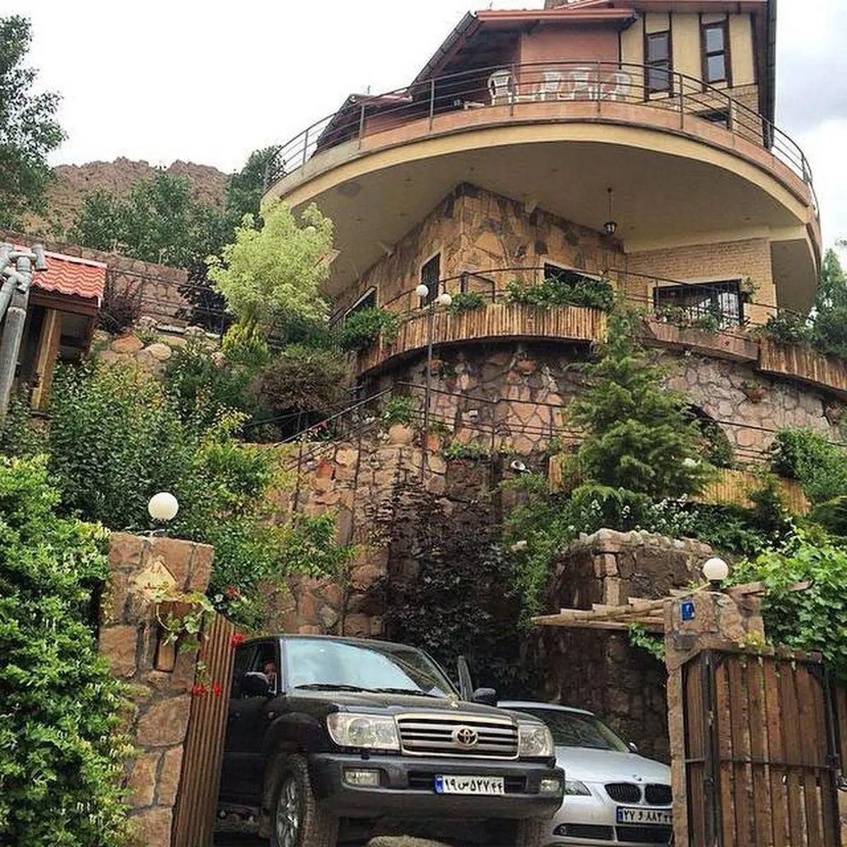 کاخ های مجلل شمال تهران ، محل دفن سرمایه