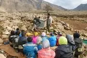 کمک مالی چشم بادمی ها به مدارس عشایری در خوزستان