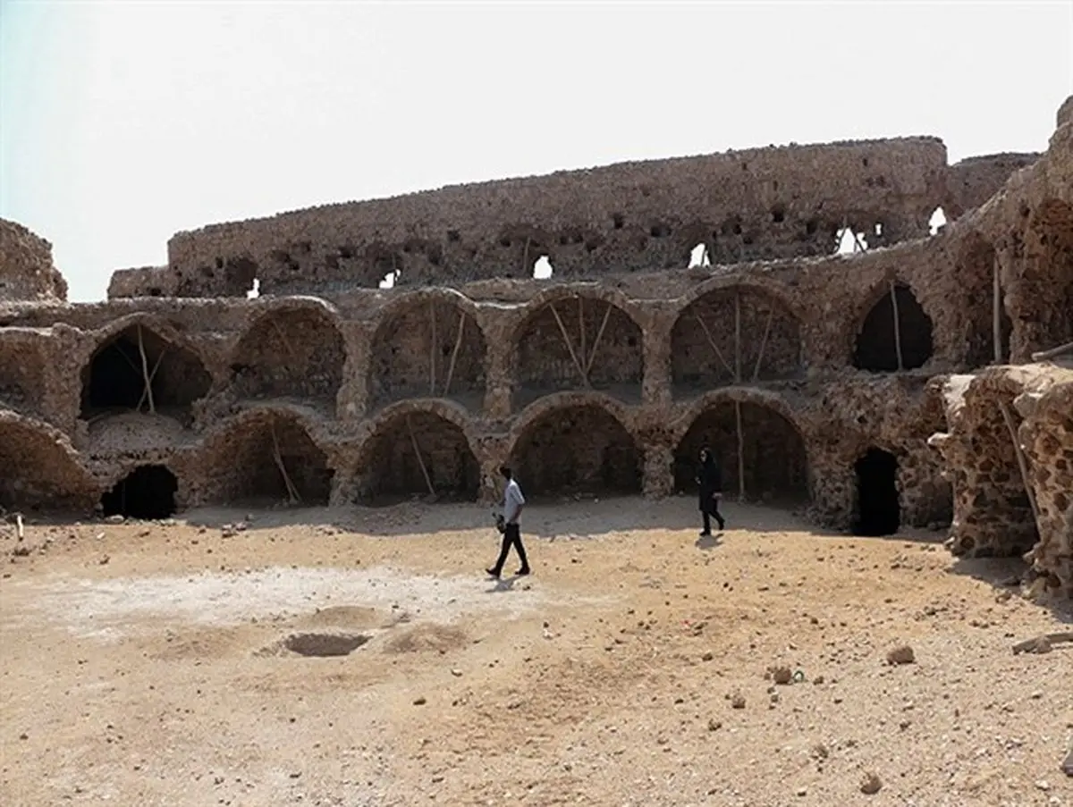 قلعه پرتغالی های جزیره لارک در آستانه نابودی+تصاویر