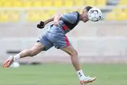 یک پرسپولیسی به تراکتور نزدیک شد!