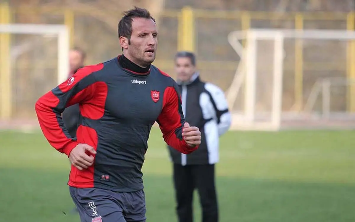 سیاه جامگان به دنبال جذب مدافع سابق پرسپولیس