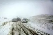 مسدود شدن برخی از جاده های زنجان در پی بارش سنگین برف