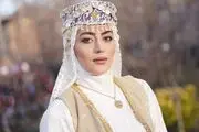 هدیه بازوند کت و شلواری شد