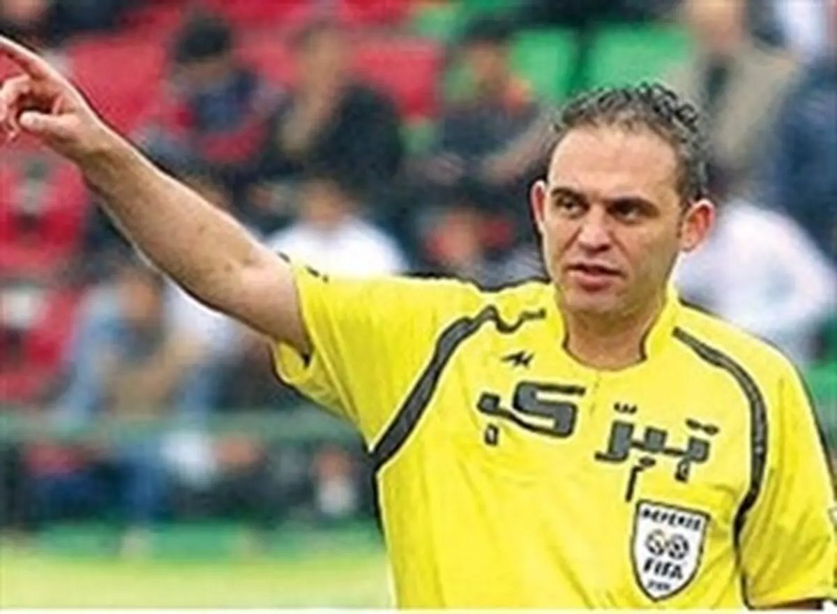 کارشناس داوری: دو بازیکن استقلال و پرسپولیس باید در دربی 90 اخراج می شدند