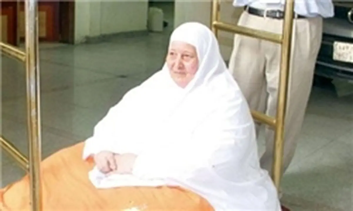چاق‌ترین حاجیه امسال وارد مدینه منوره شد + عکس