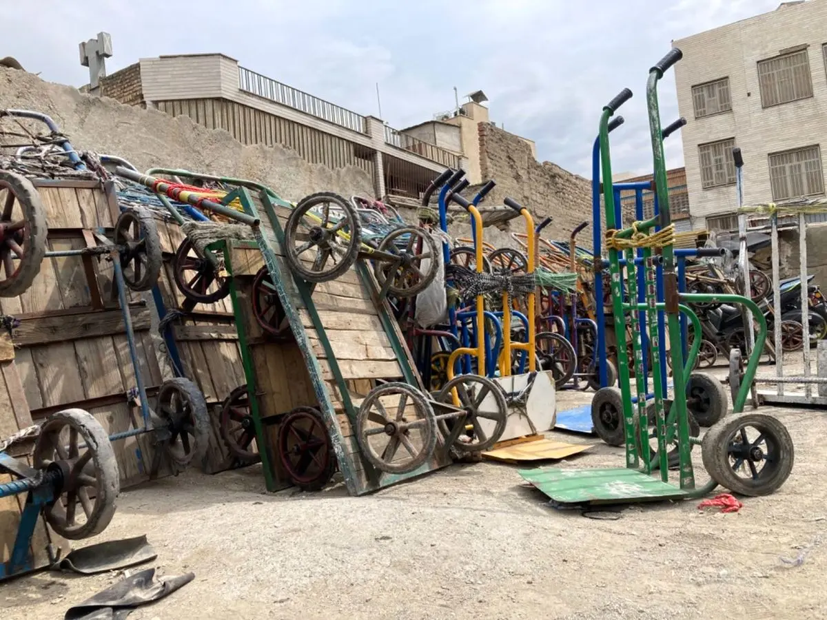 چرخیها بیمه میشوند و چرخ نو میگیرند/ شروع ساماندهی چرخ دستیهای بازار بزرگ |