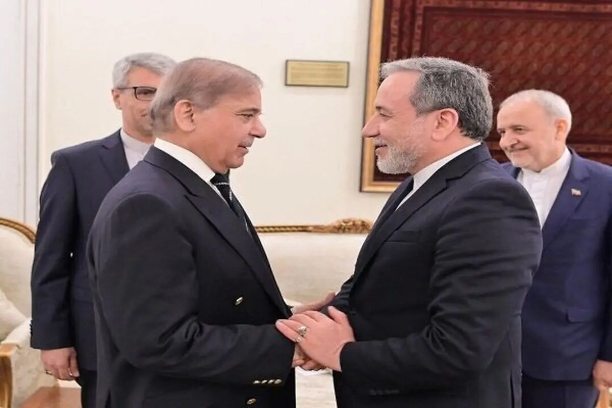 در دیدار عراقچی با نخست‌وزیر پاکستان چه گذشت؟