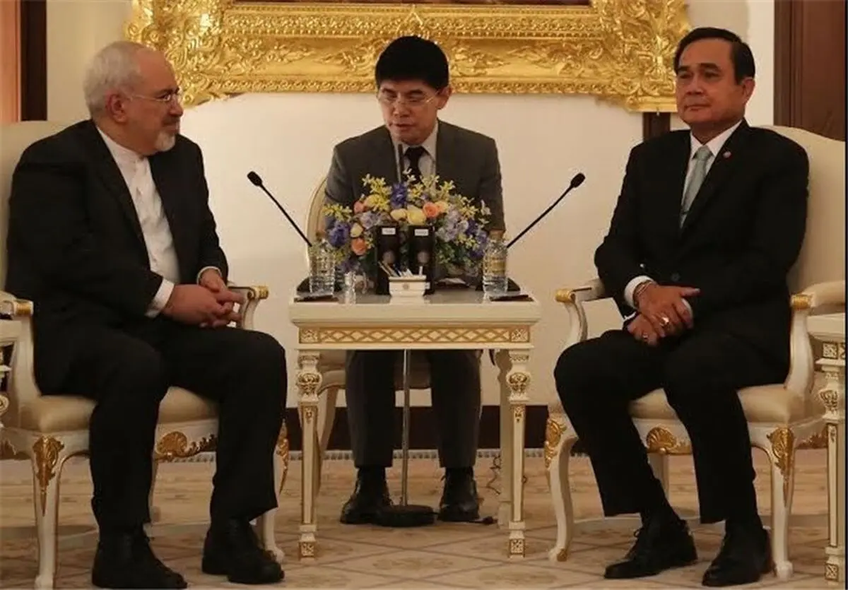 وزیر خارجه ایران با نخست وزیر تایلند ملاقات کرد