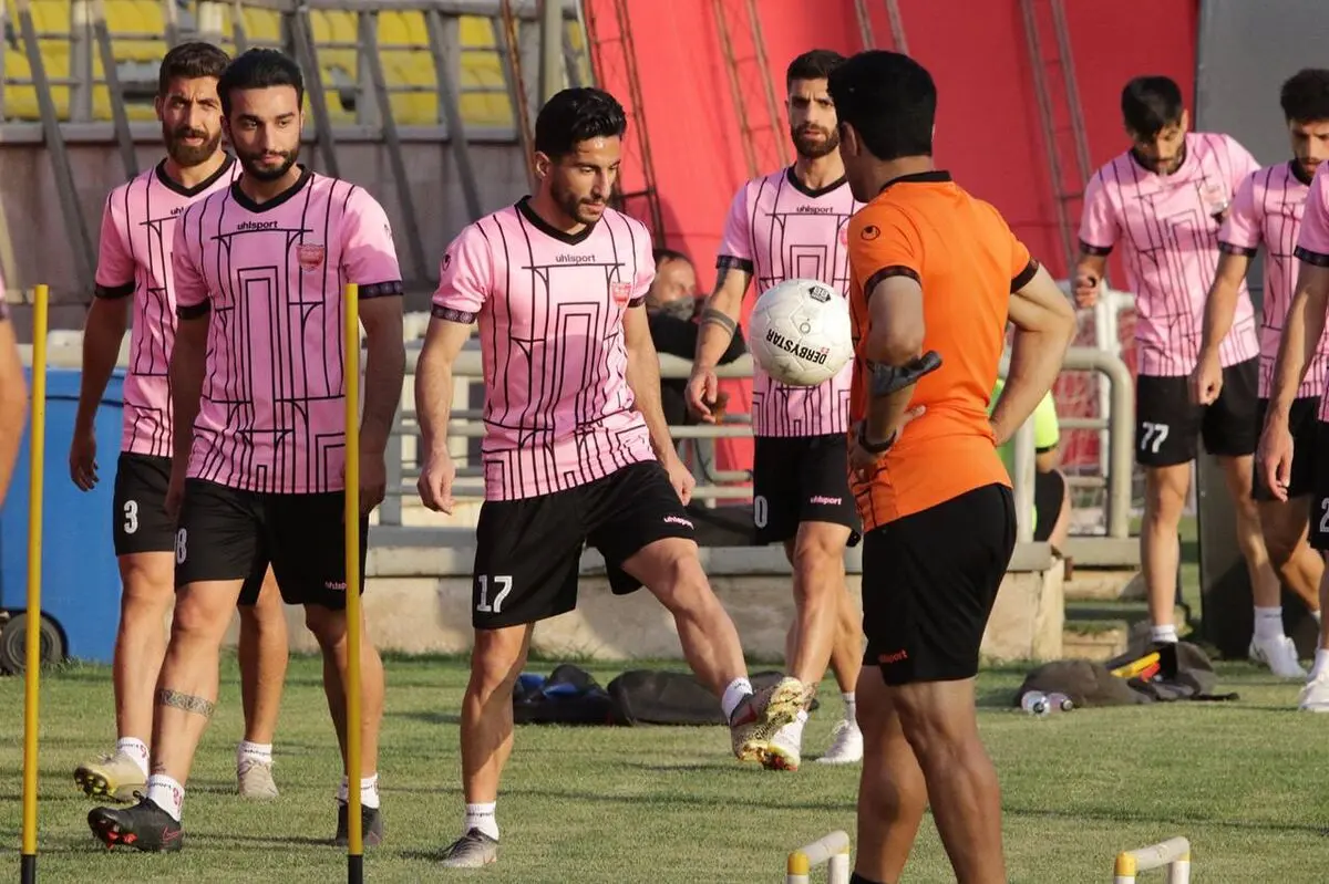مشکل مالی گلر پرسپولیس حل می‌شود